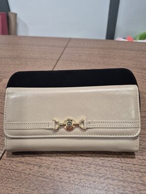 NWOT Etienne Aigner Checkbook Wallet